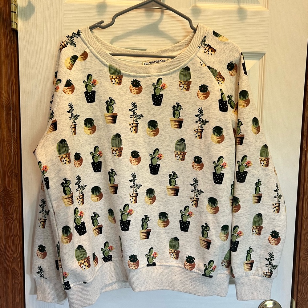 Gray and Green Crew Neck Sweater with Ribbed Cuffs🪴